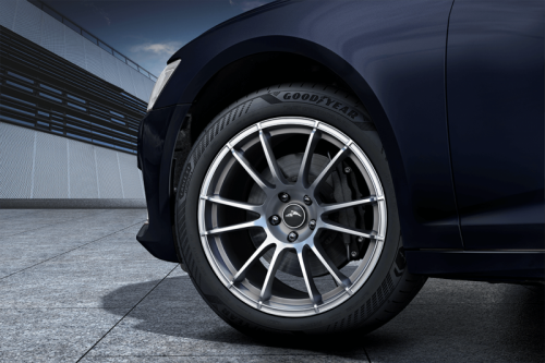 Vista del neumático Eagle F1 Asymmetric 6 de Goodyear Tire & Rubber