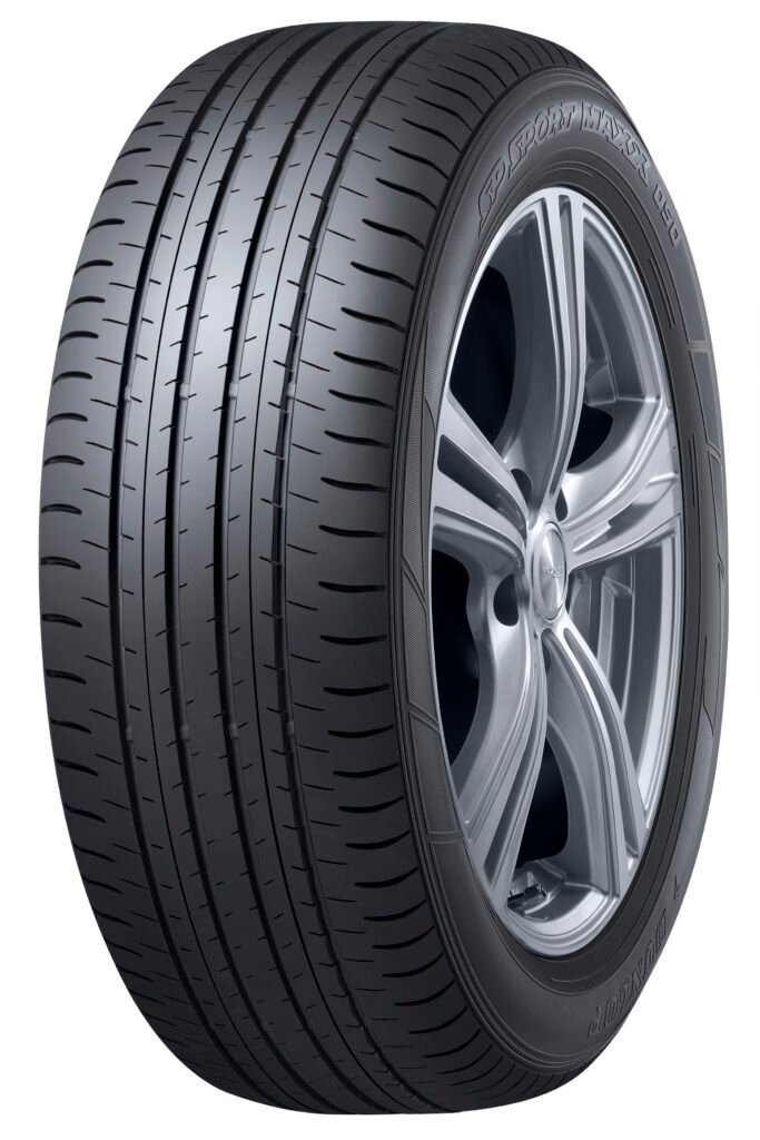 Vista de cerca de un neumático DUNLOP SP SPORT MAXX 050