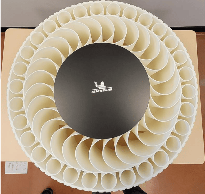 Vista de Prototipo modelo neumático lunar sin aire (NPT) de Michelin