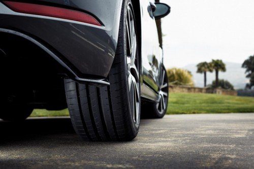 View-Goodyear-EfficientGrip-Performance-2-mounted-a-car-best-tire-ADAC