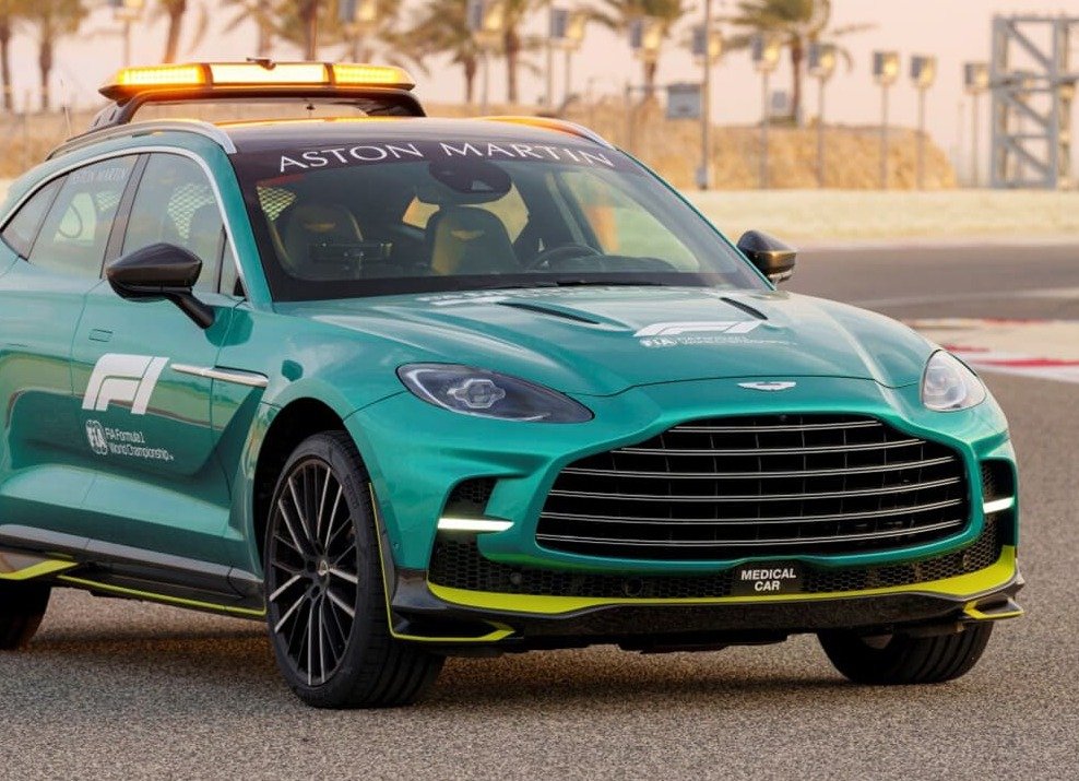 Pirelli P Zero on a Medical Car / Campeonato F1 2023 / Aston Martin