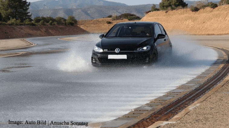 Auto de test en prueba de AutoBild neumaticos de vernao 2024